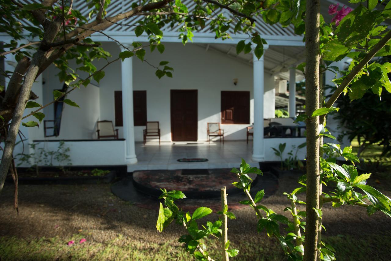 Sonri Villa Sea View Unawatuna Esterno foto